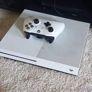 White Xbox one